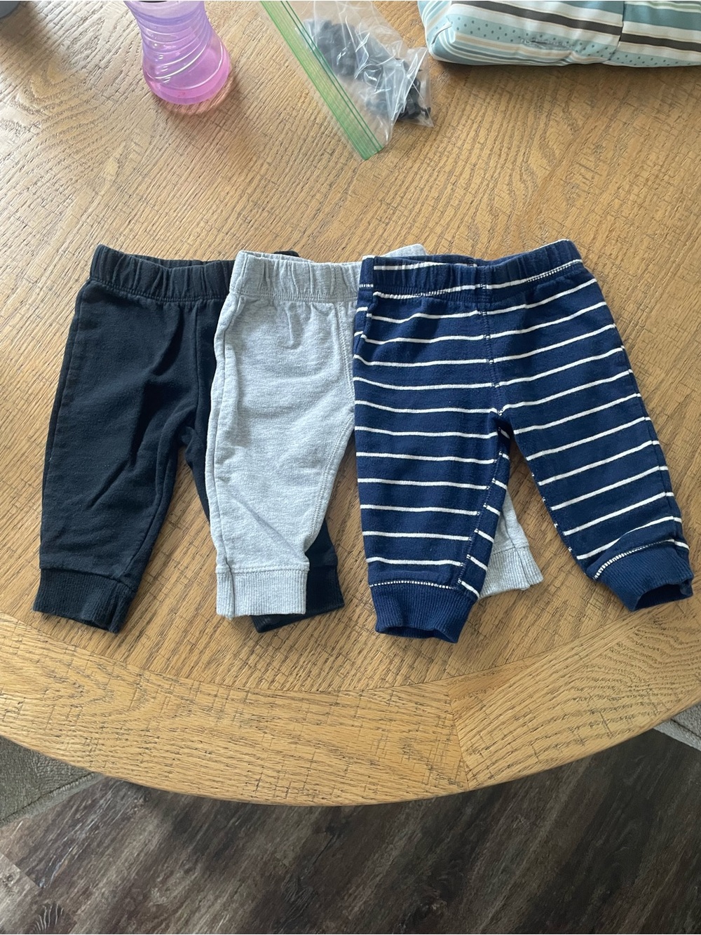 Carter’s 6 month pants